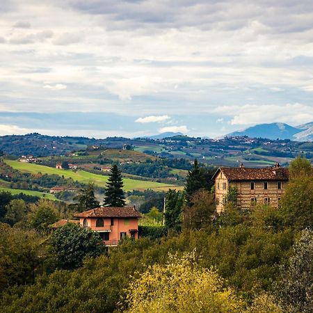 Отель Charming Barolo Wine Loft Монфорте-д'Альба Экстерьер фото