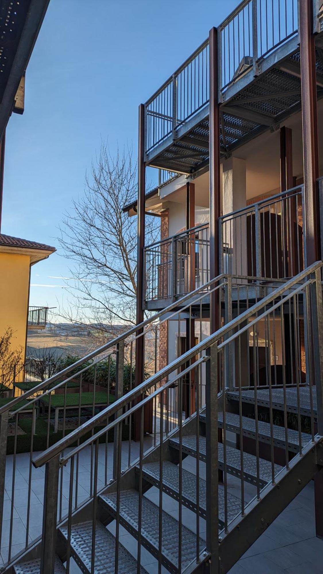 Отель Charming Barolo Wine Loft Монфорте-д'Альба Экстерьер фото