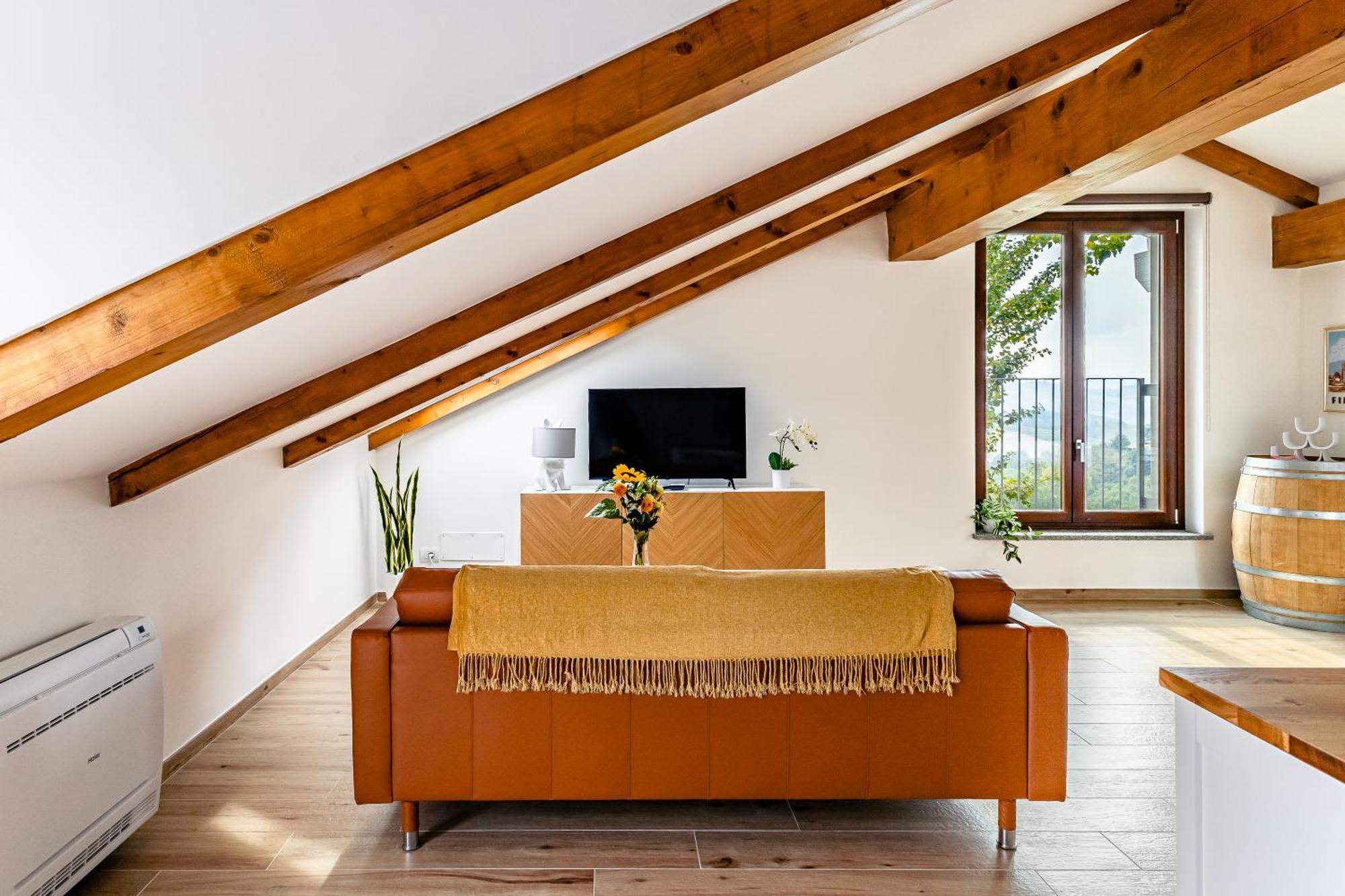 Отель Charming Barolo Wine Loft Монфорте-д'Альба Экстерьер фото